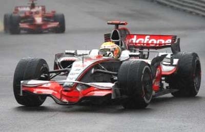 Hamilton rực sáng khiến Ferrari ôm hận - 3 Hamilton rực sáng khiến Ferrari ôm hận - 3